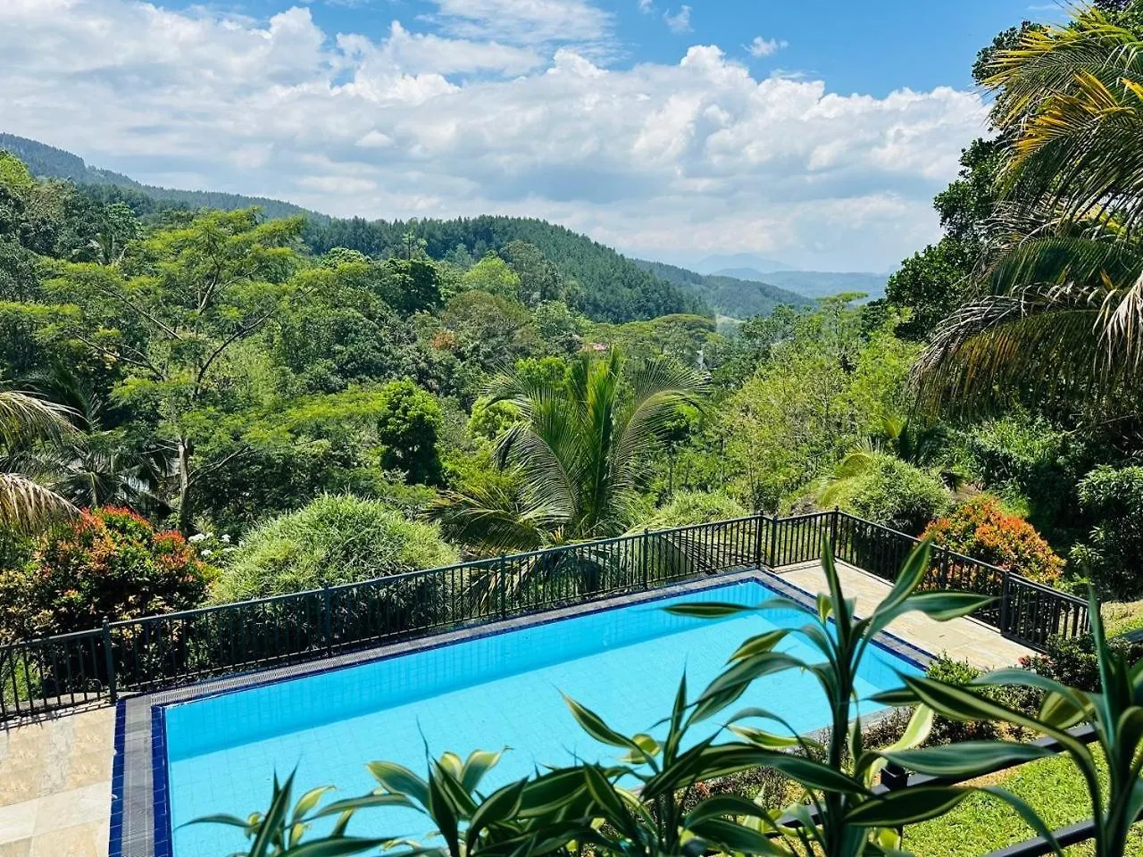 Grand Hills Kandy Hotel