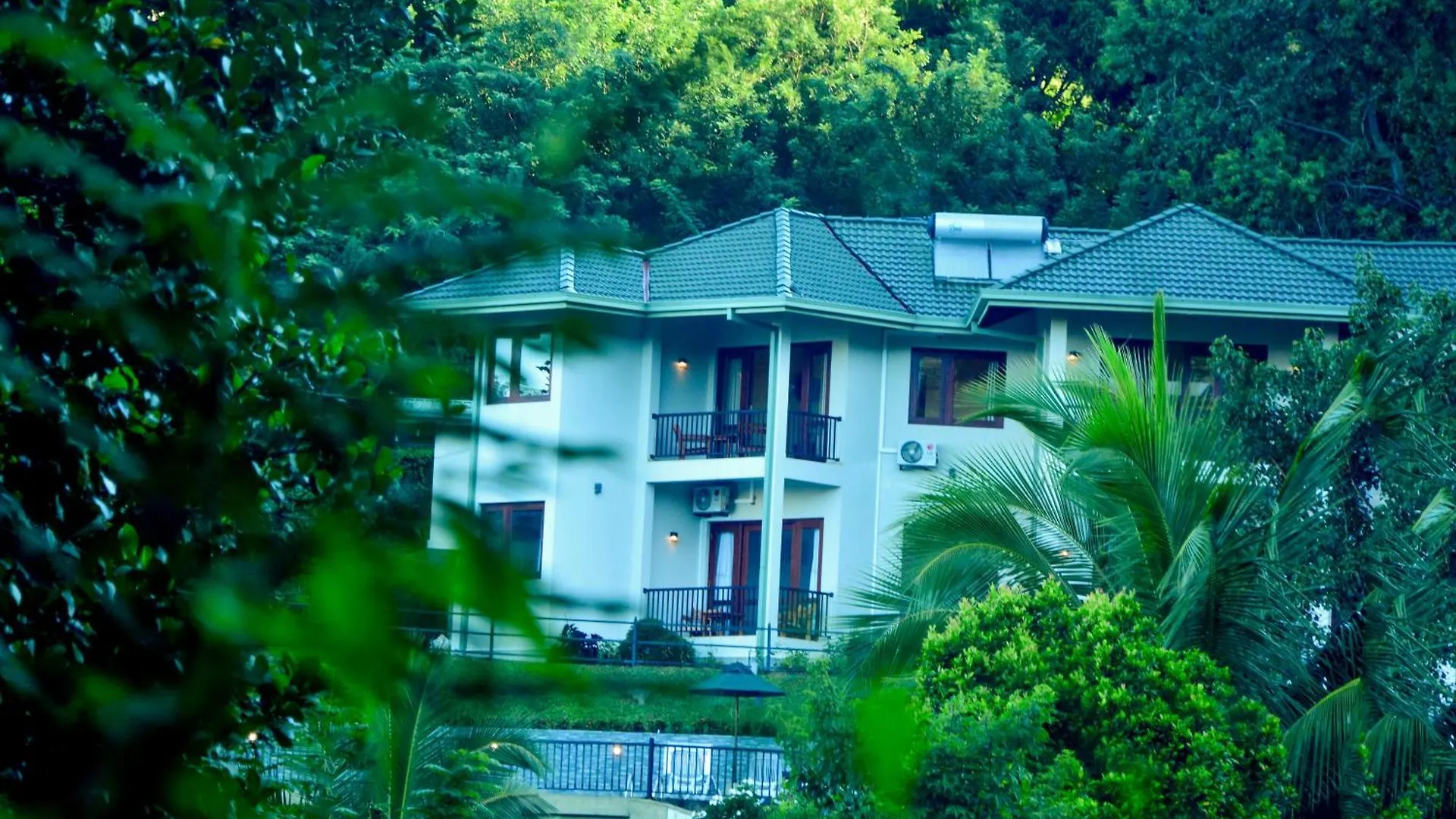 Grand Hills Kandy 4*,