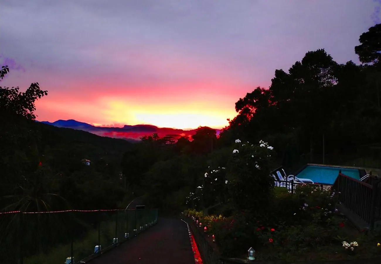 Grand Hills Kandy Hotel